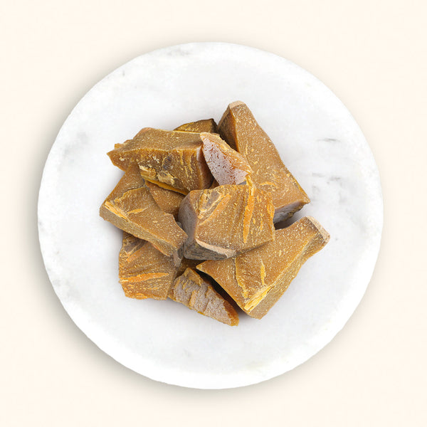 Beeswax Lip Balm: Natural Relief for Sensitive Skin